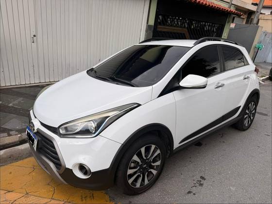 HYUNDAI HB20 1.6 PREMIUM 16V FLEX 4P AUTOMÁTICO HYUNDAI HB20 1.6 PREMIUM 16V FLEX 4P AUTOMÁTICO
